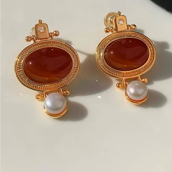 Luxurious earrings in gold plated with stone - Picture 4 of 4